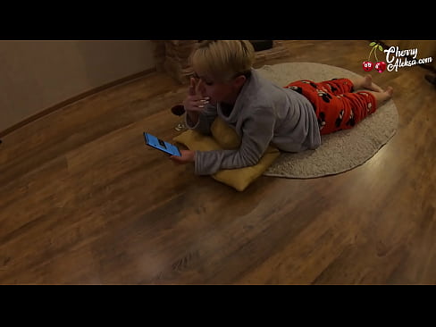 ❤️ Hullu blondiin imeb tohutut munni ja hüppab selle peal - anaalseksiga ️ Super porno at us ️❤