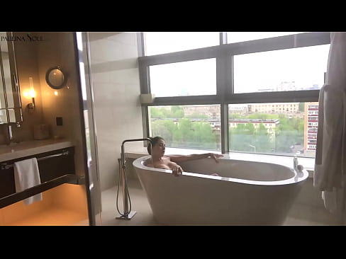 ❤️ Hiiglaslik beib kirglikult oma tussu riivimas vannitoas ️ Super porno at us ️❤