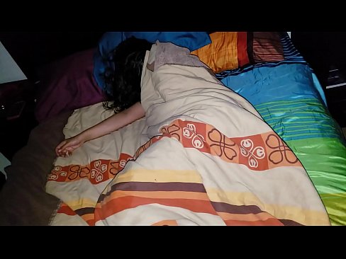 ❤️ Kasupoeg sõimab oma noort kasuema, kui ta magab. ️ Super porno at us ️❤